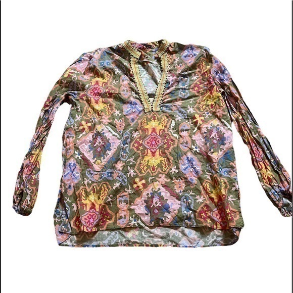 Zara Tops - Zara embroidered blouse